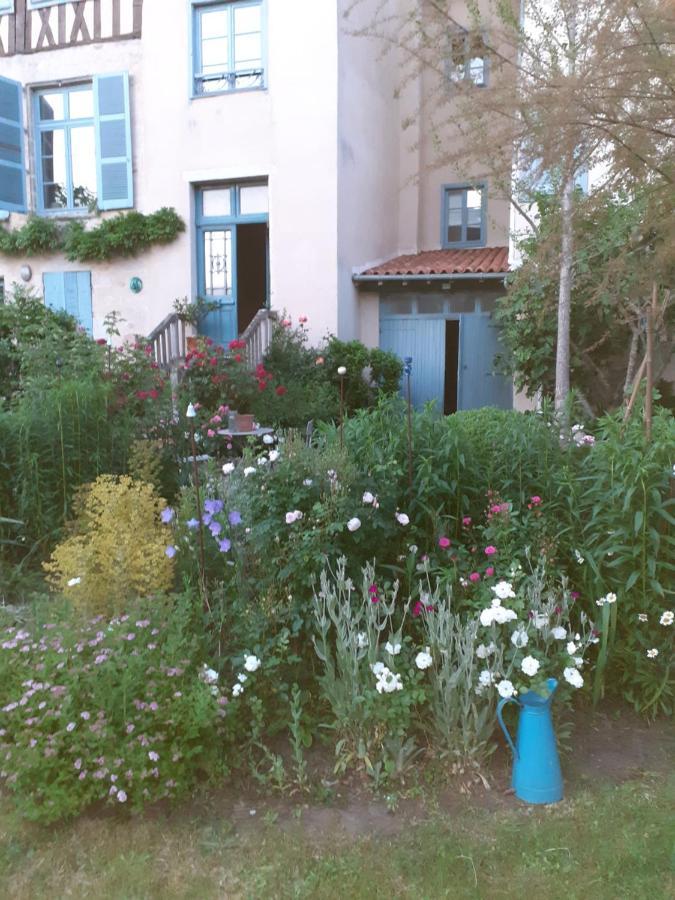 Chambre D Hote "Sous Le Clocher" Saint-Léonard-de-Noblat Exteriér fotografie